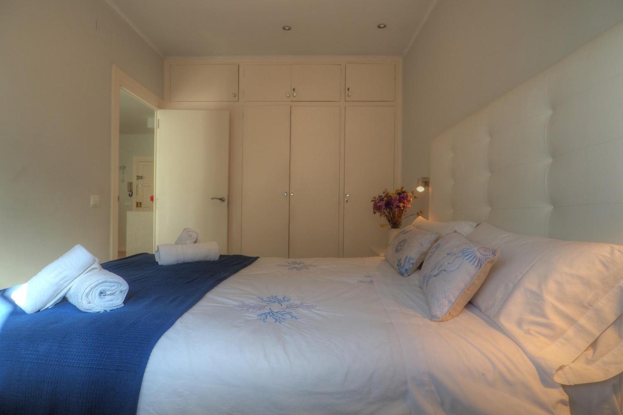 Orquidea Apartment By Hello Homes シッチェス エクステリア 写真